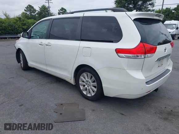2014 Toyota Sienna XLE с VIN 5TDYK3DC7ES505251, выставлен на аукционе IAAI как лот 42886133 с пробегом 173 427 миль миль и . История ставок и продаж доступна на DreamBid. Изображение 3.