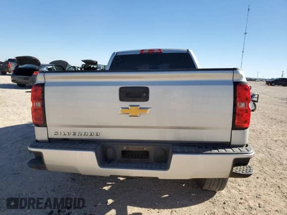 2018 Chevrolet Silverado 1500 Custom z VIN 1GCRCPEH8JZ328981, wystawiony jako Copart lot #44075575 z przebiegiem 56 742 mil mil oraz Szkoda całkowita • Salvage title. Historia ofert i sprzedaży dostępna na DreamBid. Obrazek 6.