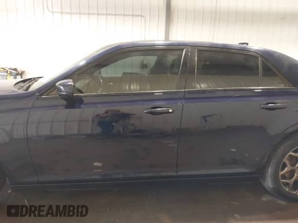 2017 Chrysler 300 S с VIN 2C3CCAGGXHH597327, выставлен на аукционе IAAI как лот 42984389 с пробегом 158 086 миль миль и . История ставок и продаж доступна на DreamBid. Изображение 14.