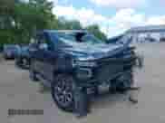 2021 Chevrolet Tahoe LT z VIN 1GNSKNKD7MR422744, wystawiony jako IAAI lot #42629416 z przebiegiem 73 615 mil mil oraz . Historia ofert i sprzedaży dostępna na DreamBid. Obrazek 1.