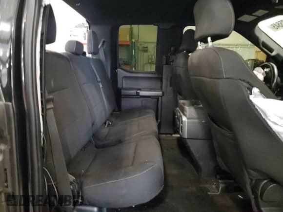 2015 Ford F-150 XLT z VIN 1FTFX1EF8FFA39935, wystawiony jako Copart lot #68185545 z przebiegiem 201 850 mil mil oraz Szkoda całkowita • Salvage title. Historia ofert i sprzedaży dostępna na DreamBid. Obrazek 10.