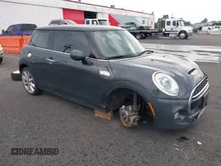 2015 MINI Hardtop S with VIN WMWXP7C57F2A40082, listed as a IAAI auction lot 43152120 with 80,933 mi miles and . Bid and sale history available at DreamBid. Image 1.