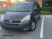 2005 Toyota Sienna XLE z VIN 5TDZA22CX5S352868, wystawiony jako Copart lot #85781415 z przebiegiem 92 051 mil mil oraz Czysty tytuł • Clean title. Historia ofert i sprzedaży dostępna na DreamBid. Obrazek 11.