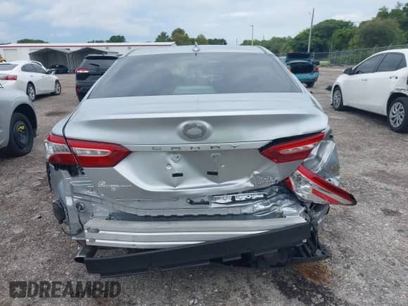 2020 Toyota Camry Hybrid XLE z VIN 4T1F31AK0LU519386, wystawiony jako IAAI lot #43175906 z przebiegiem 33 991 mil mil oraz . Historia ofert i sprzedaży dostępna na DreamBid. Obrazek 16.