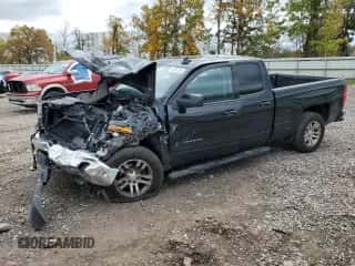 2017 Chevrolet Silverado 1500 LT z VIN 1GCVKRECXHZ171725, wystawiony jako Copart lot #82326795 z przebiegiem 132 239 mil mil oraz Szkoda całkowita • Salvage title. Historia ofert i sprzedaży dostępna na DreamBid. Obrazek 1.