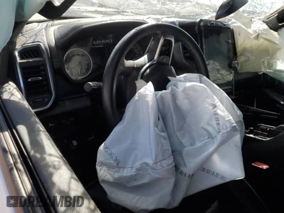 2022 Ram 1500 Laramie z VIN 1C6SRFJT2NN474835, wystawiony jako Copart lot #81035545 z przebiegiem 45 483 mil mil oraz Nie do naprawy • Non repairable. Historia ofert i sprzedaży dostępna na DreamBid. Obrazek 8.