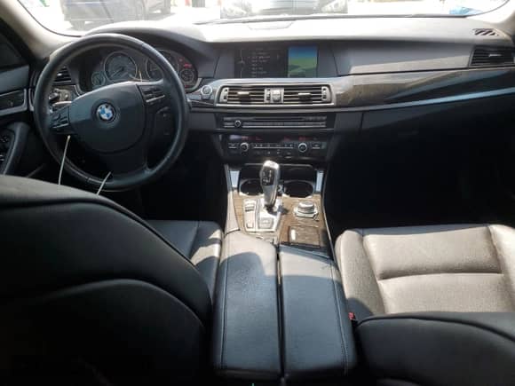 2012 BMW 5 Series 528i с VIN WBAXG5C55CDW85721, выставлен на аукционе Copart как лот 68859595 с пробегом 143 764 миль миль и Списание • Salvage title. История ставок и продаж доступна на DreamBid. Изображение 8.