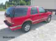 1997 Chevrolet Blazer LS with VIN 1GNDT13WXV2194585, listed as a IAAI auction lot 43085722 with 228,820 mi miles and . Bid and sale history available at DreamBid. Image 4.