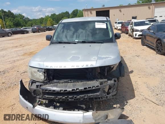 2009 Land Rover Range Rover Sport HSE with VIN SALSK25449A199208, listed as a IAAI auction lot 42822184 with 267,464 mi miles and . Bid and sale history available at DreamBid. Image 12.