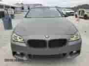2016 BMW 5 Series 550i z VIN WBAKN9C57GD963192, wystawiony jako Copart lot #43717255 z przebiegiem 55 007 mil mil oraz Czysty tytuł • Clean title. Historia ofert i sprzedaży dostępna na DreamBid. Obrazek 5.