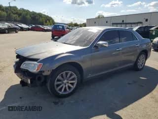 2011 Chrysler 300 Limited z VIN 2C3CA5CGXBH514733, wystawiony jako Copart lot #72168794 z przebiegiem 154 305 mil mil oraz Nie do naprawy • Non repairable. Historia ofert i sprzedaży dostępna na DreamBid. Obrazek 1.