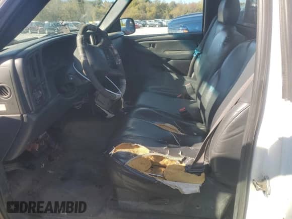 2002 Chevrolet Silverado 2500 Work Truck with VIN 1GCGC24U82Z308661, listed as a Copart auction lot 75846094 with 133,116 mi miles and Clean title. Bid and sale history available at DreamBid. Image 7.