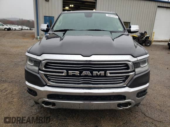 2019 Ram 1500 Laramie z VIN 1C6SRFDT5KN871267, wystawiony jako Copart lot #49915375 z przebiegiem 124 351 mil mil oraz Szkoda całkowita • Salvage title. Historia ofert i sprzedaży dostępna na DreamBid. Obrazek 5.