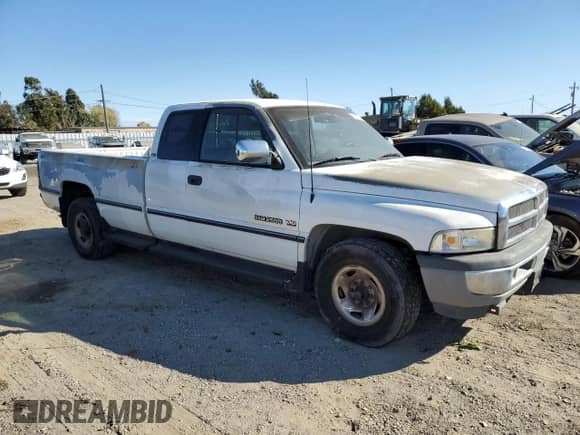 1997 Dodge RAM with VIN 3B7KC23WXVM547003, listed as a Copart auction lot 76623904 with 285,970 mi miles and Clean title. Bid and sale history available at DreamBid. Image 4.