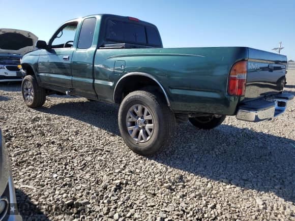 2000 Toyota Tacoma PreRunner z VIN 4TASM92N0YZ639007, wystawiony jako Copart lot #85591615 z przebiegiem 253 271 mil mil oraz Szkoda całkowita • Salvage title. Historia ofert i sprzedaży dostępna na DreamBid. Obrazek 2.