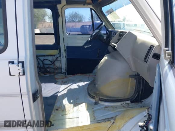 1995 Chevrolet Chevy Van z VIN 1GBEG25Z7SF113159, wystawiony jako IAAI lot #43169429 z przebiegiem 138 859 mil mil oraz . Historia ofert i sprzedaży dostępna na DreamBid. Obrazek 5.