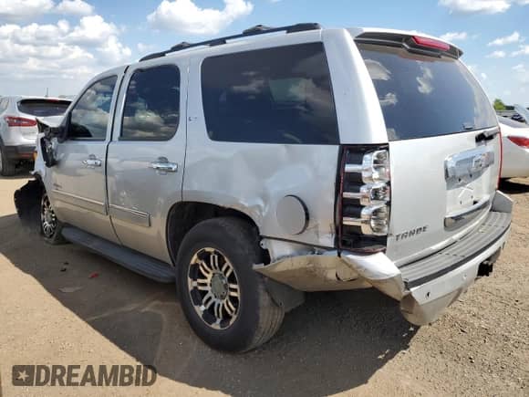 2010 Chevrolet Tahoe LT с VIN 1GNUKBE06AR231506, выставлен на аукционе Copart как лот 61821625 с пробегом Не указан миль и Списание • Salvage title. История ставок и продаж доступна на DreamBid. Изображение 2.