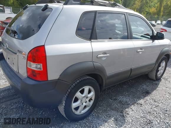 2005 Hyundai Tucson GLS с VIN KM8JN12D75U135354, выставлен на аукционе IAAI как лот 43286670 с пробегом 142 411 миль миль и . История ставок и продаж доступна на DreamBid. Изображение 4.