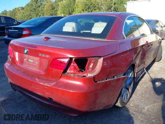 2011 BMW 3 Series 328i с VIN WBADW7C52BE546057, выставлен на аукционе IAAI как лот 43318922 с пробегом 133 204 миль миль и . История ставок и продаж доступна на DreamBid. Изображение 4.