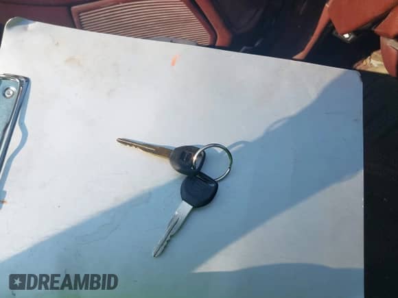 1991 Honda Civic z VIN 1HGED3652ML079482, wystawiony jako IAAI lot #42680700 z przebiegiem 202 663 mil mil oraz . Historia ofert i sprzedaży dostępna na DreamBid. Obrazek 11.