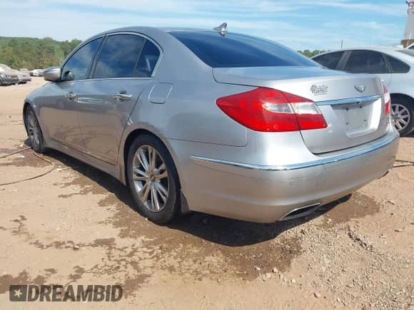 2012 Hyundai Genesis 3.8L with VIN KMHGC4DD3CU193554, listed as a IAAI auction lot 43451340 with 242,966 mi miles and . Bid and sale history available at DreamBid. Image 3.