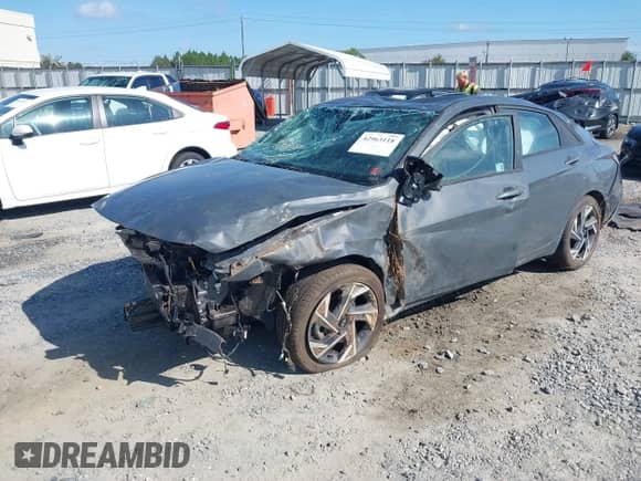 2025 Hyundai Elantra SEL Sport с VIN KMHLM4DG1SU891990, выставлен на аукционе IAAI как лот 42963118 с пробегом 10 578 миль миль и . История ставок и продаж доступна на DreamBid. Изображение 2.