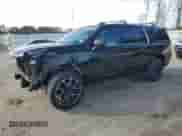 2023 Chevrolet Suburban High Country z VIN 1GNSKGKL0PR174859, wystawiony jako Copart lot #45652945 z przebiegiem 16 993 mil mil oraz Szkoda całkowita • Salvage title. Historia ofert i sprzedaży dostępna na DreamBid. Obrazek 1.