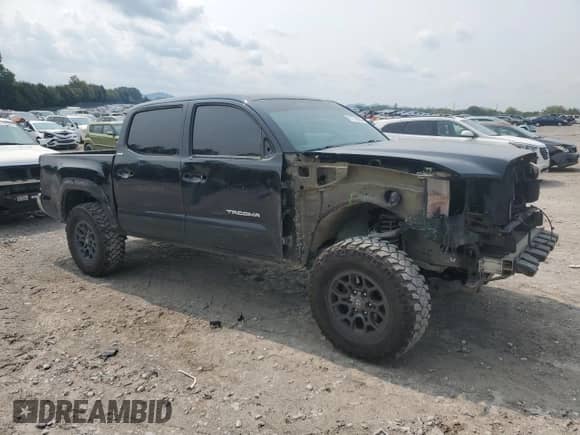 2017 Toyota Tacoma SR5 with VIN 3TMCZ5AN1HM100059, listed as a Copart auction lot 71779535 with 133,123 mi miles and Clean title. Bid and sale history available at DreamBid. Image 4.