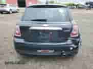 2011 MINI Hardtop z VIN WMWSU3C54BT253391, wystawiony jako Copart lot #57215905 z przebiegiem 199 273 mil mil oraz Czysty tytuł • Clean title. Historia ofert i sprzedaży dostępna na DreamBid. Obrazek 6.