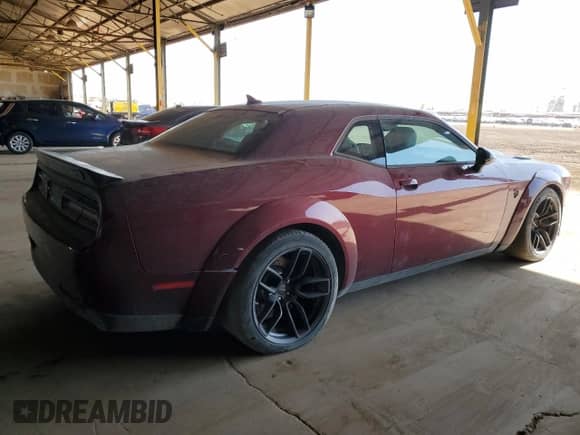 2018 Dodge Challenger SRT Hellcat with VIN 2C3CDZC94JH121695, listed as a Copart auction lot 55654195 with 60,467 mi miles and Salvage title. Bid and sale history available at DreamBid. Image 3.