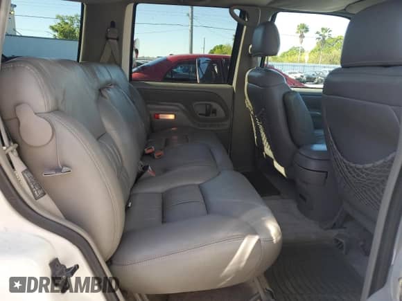 1998 Chevrolet Tahoe с VIN 1GNEC13R3WJ321117, выставлен на аукционе Copart как лот 49324525 с пробегом 1 548 503 миль миль и Списание • Salvage title. История ставок и продаж доступна на DreamBid. Изображение 11.