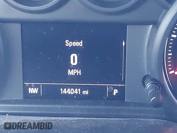 2020 Chevrolet Silverado 1500 Custom z VIN 3GCPWBEH7LG202518, wystawiony jako IAAI lot #43323804 z przebiegiem 144 041 mil mil oraz . Historia ofert i sprzedaży dostępna na DreamBid. Obrazek 15.