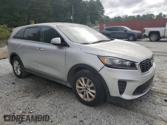 2020 Kia Sorento S z VIN 5XYPGDA52LG614882, wystawiony jako Copart lot #85534085 z przebiegiem 85 530 mil mil oraz Czysty tytuł • Clean title. Historia ofert i sprzedaży dostępna na DreamBid. Obrazek 4.