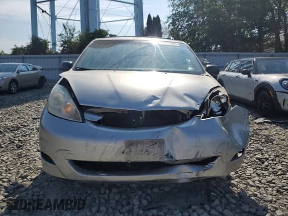 2010 Toyota Sienna CE z VIN 5TDKK4CC4AS329167, wystawiony jako Copart lot #80783565 z przebiegiem 120 600 mil mil oraz Szkoda całkowita • Salvage title. Historia ofert i sprzedaży dostępna na DreamBid. Obrazek 5.