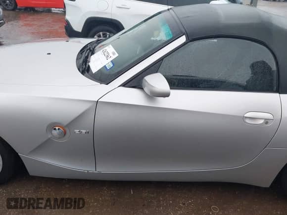 2003 BMW Z4 2.5i with VIN 4USBT33493LS43934, listed as a IAAI auction lot 42622362 with 85,894 mi miles and . Bid and sale history available at DreamBid. Image 14.