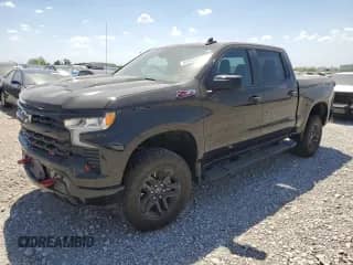 2023 Chevrolet Silverado 1500 LT Trail Boss z VIN 3GCUDFED0PG109052, wystawiony jako Copart lot #52438905 z przebiegiem 28 030 mil mil oraz Szkoda całkowita • Salvage title. Historia ofert i sprzedaży dostępna na DreamBid. Obrazek 1.