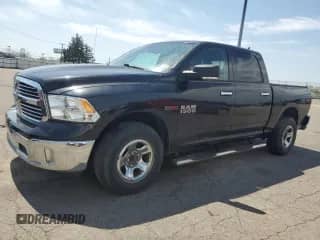 2018 Ram 1500 Big Horn z VIN 1C6RR7LM7JS264124, wystawiony jako Copart lot #53837975 z przebiegiem 145 562 mil mil oraz Czysty tytuł • Clean title. Historia ofert i sprzedaży dostępna na DreamBid. Obrazek 1.