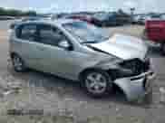 2005 Chevrolet Aveo LS с VIN KL1TD62625B444960, выставлен на аукционе Copart как лот 58535815 с пробегом 132 870 миль миль и Списание • Salvage title. История ставок и продаж доступна на DreamBid. Изображение 4.