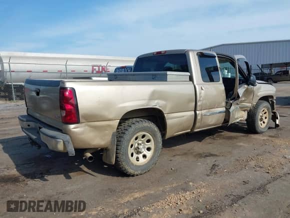 2004 GMC Sierra 1500 SLE с VIN 1GTEK19V44Z328785, выставлен на аукционе IAAI как лот 42320779 с пробегом 207 899 миль миль и . История ставок и продаж доступна на DreamBid. Изображение 4.
