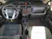 2016 Toyota Prius One z VIN JTDKDTB38G1589356, wystawiony jako Copart lot #71558855 z przebiegiem 132 870 mil mil oraz Szkoda całkowita • Salvage title. Historia ofert i sprzedaży dostępna na DreamBid. Obrazek 8.