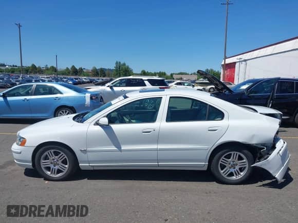 2005 Volvo S60 с VIN YV1RS592452432485, выставлен на аукционе IAAI как лот 42663011 с пробегом 177 739 миль миль и . История ставок и продаж доступна на DreamBid. Изображение 14.