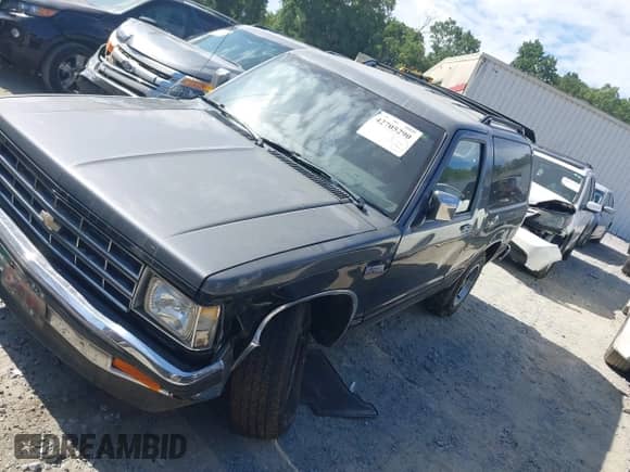 1987 Chevrolet Blazer с VIN 1GNCS18R2H8188749, выставлен на аукционе IAAI как лот 42705290 с пробегом 110 735 миль миль и . История ставок и продаж доступна на DreamBid. Изображение 17.