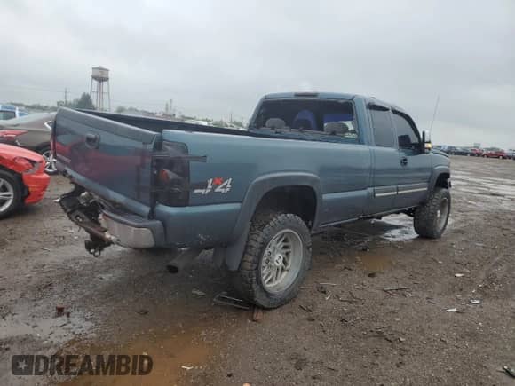 2007 Chevrolet Silverado 2500HD LT1 with VIN 1GCHK29D17E107800, listed as a Copart auction lot 59505075 with 166,302 mi miles and Salvage title. Bid and sale history available at DreamBid. Image 3.