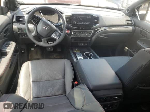 2024 Honda Passport Black Edition z VIN 5FNYF8H86RB022383, wystawiony jako Copart lot #63815275 z przebiegiem 9 725 mil mil oraz Szkoda całkowita • Salvage title. Historia ofert i sprzedaży dostępna na DreamBid. Obrazek 8.