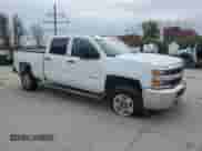 2019 Chevrolet Silverado 2500HD Work Truck z VIN 1GC1KREG7KF227727, wystawiony jako Copart lot #53440745 z przebiegiem 103 013 mil mil oraz Szkoda całkowita • Salvage title. Historia ofert i sprzedaży dostępna na DreamBid. Obrazek 4.