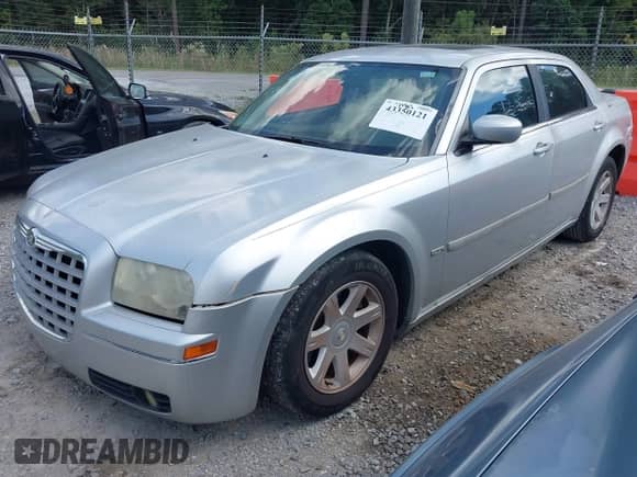 2005 Chrysler 300 Touring с VIN 2C3JA53G65H575573, выставлен на аукционе IAAI как лот 43350121 с пробегом 172 922 миль миль и . История ставок и продаж доступна на DreamBid. Изображение 2.