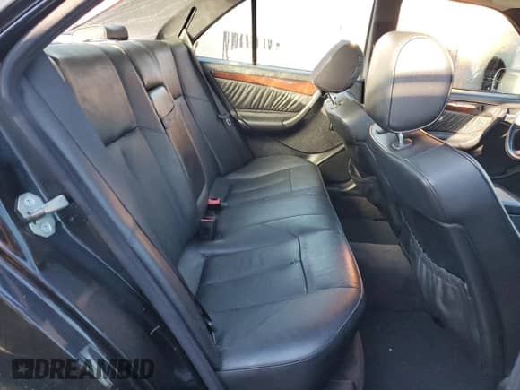 2000 Mercedes-Benz C 230/260/280/320 z VIN WDBHA29G0YA860383, wystawiony jako Copart lot #87109294 z przebiegiem 135 777 mil mil oraz Szkoda całkowita • Salvage title. Historia ofert i sprzedaży dostępna na DreamBid. Obrazek 10.