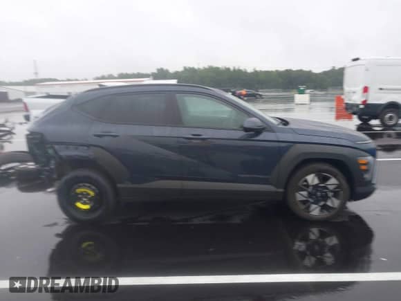 2025 Hyundai Kona SEL Convenience с VIN KM8HC3AB3SU291256, выставлен на аукционе IAAI как лот 42925436 с пробегом 3 876 миль миль и . История ставок и продаж доступна на DreamBid. Изображение 14.
