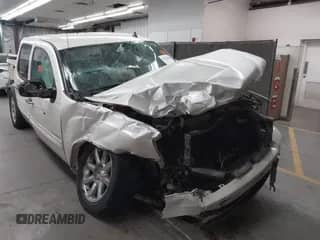 2011 GMC Sierra 1500 Denali z VIN 3GTP2XE24BG164376, wystawiony jako IAAI lot #43258487 z przebiegiem Nie podano mil oraz . Historia ofert i sprzedaży dostępna na DreamBid. Obrazek 1.