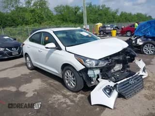 2022 Hyundai Accent SE z VIN 3KPC24A6XNE190194, wystawiony jako IAAI lot #42116360 z przebiegiem 8 221 mil mil oraz . Historia ofert i sprzedaży dostępna na DreamBid. Obrazek 1.